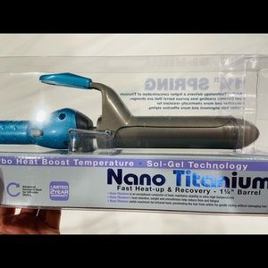 SOLD Babybliss Pro curling iron 1.25"